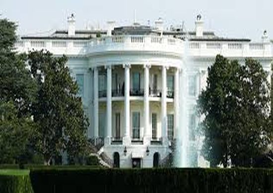 Homem que atirou em si mesmo ao lado da Casa Branca faleceu