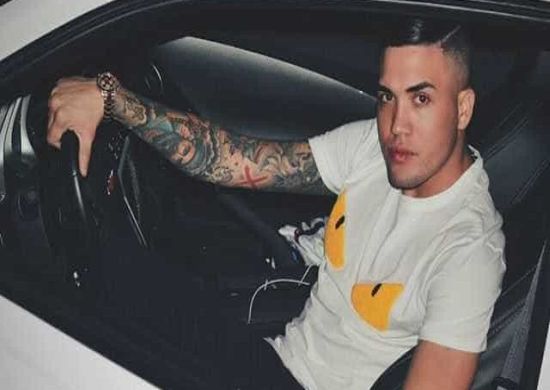 Carro de luxo de funkeiro bate em poste e deixa um morto na Fernão Dias