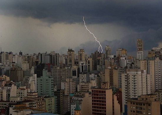 Primeira semana de abril deve ser marcada por chuvas em São Paulo