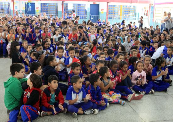 EPG Tom Jobim recebe lançamento do Projeto “Brincando com Pipas”