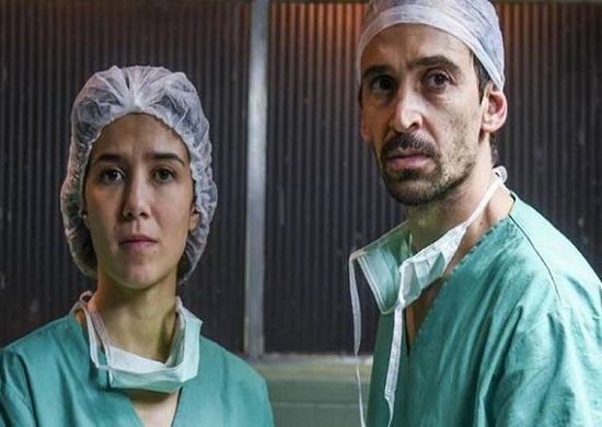 PM se confunde e quase prende atores globais da série ‘Sob pressão’