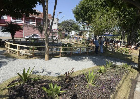 Prefeitura informa revitalização de praça no Jardim Rosana