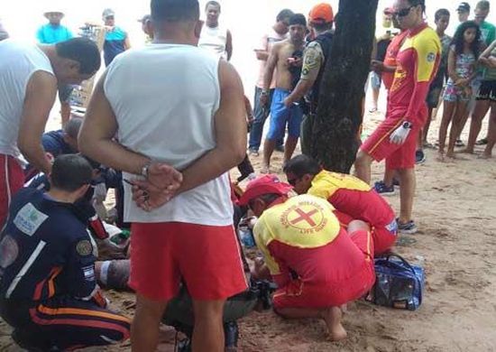 Homem é atacado por tubarão em Pernambuco