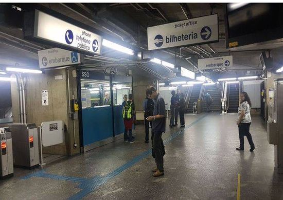 Em São Paulo, passageiros do Metrô ficam sem serviço por 1h30