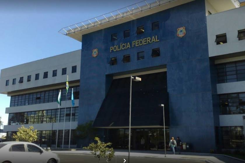 Ex-presidente Lula tem até as 17h desta sexta(06) para se entregar à PF