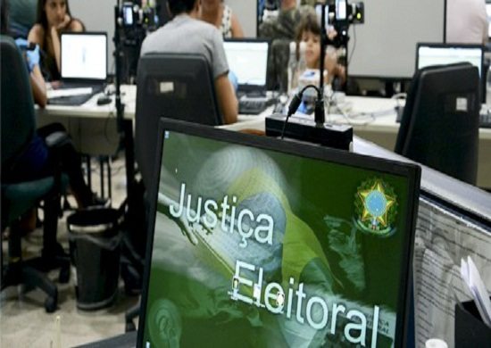 Postos e cartórios eleitorais de Guarulhos e Sorocaba abrem no feriado (21) para cadastramento biométrico