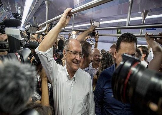 Alckmin nega promessa e chama de mentira atraso de trem para Cumbica
