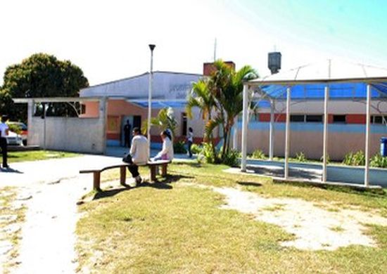 Moradores de Guarulhos protestam por unidade médica fechada há quatro meses