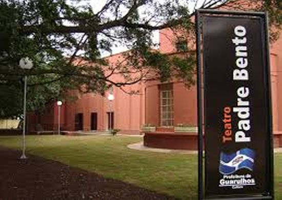 Encontro no Teatro Padre Bento homenageia Giordano Bruno