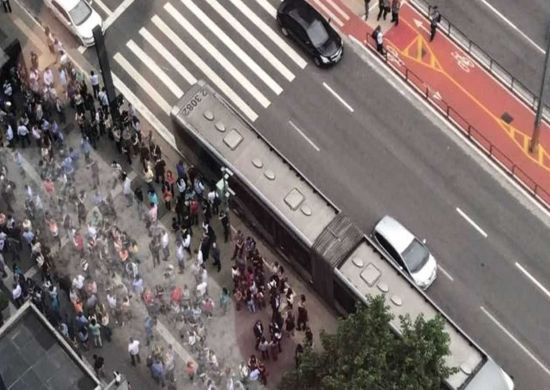 Prédios são esvaziados em diversas regiões do país após tremor de terra