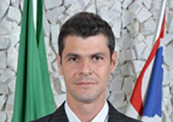 PSDB expulsa prefeito de Bariri suspeito de abusar de criança