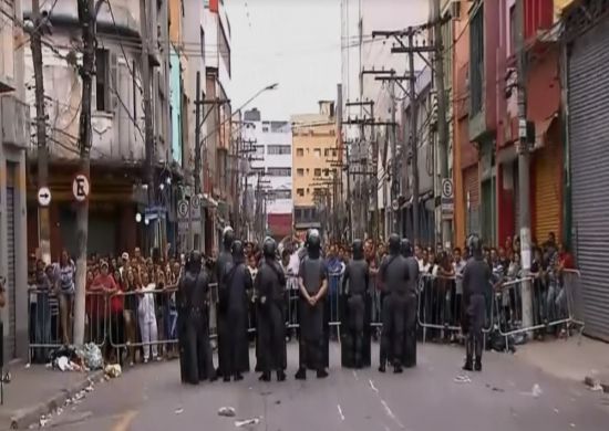 Polícia acompanha reintegração de posse na Feirinha da Madrugada em SP