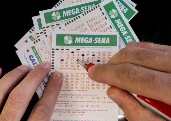 Mega-Sena acumula e pode pagar R$ 8,5 milhões na sexta-feira