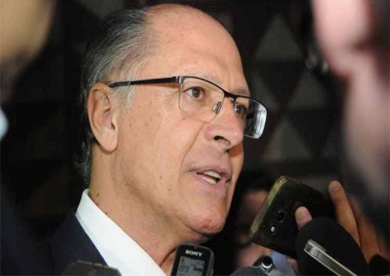 ‘Não passamos a mão na cabeça de ninguém’, diz Alckmin sobre Azeredo