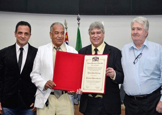 Educador físico recebe Título de Cidadão Guarulhense por seu trabalho social