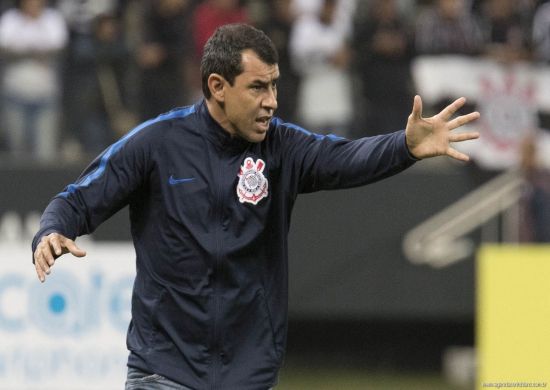 Carille repetirá a escalação do Corinthians para o clássico contra o Palmeiras