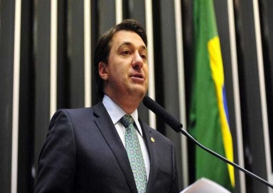 Briga de deputados quase acaba em pancadaria: ‘Vou te pegar, vagabundo’