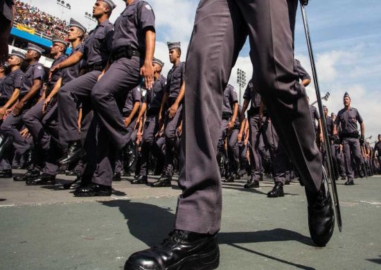 Um soldado não pode ganhar R$ 3.143, diz novo comandante da PM de SP