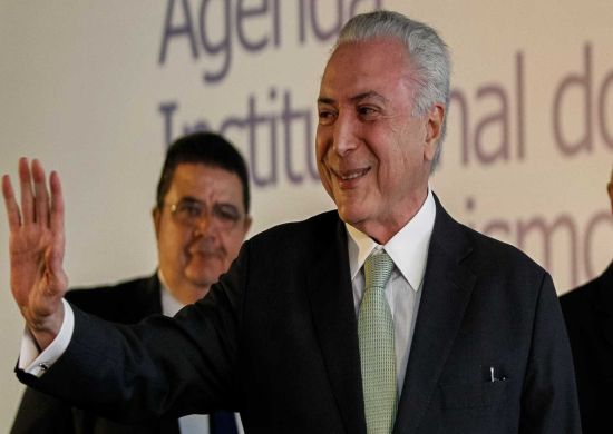 ‘Registre o meu sorriso’, responde Temer sobre depoimento de filha à PF