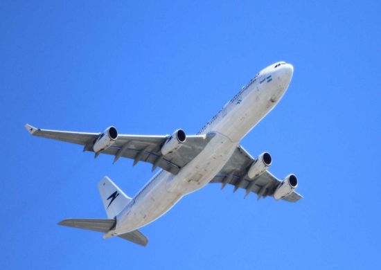Avião cai em Cuba com mais de 100 passageiros a bordo