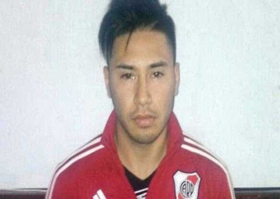Jogador argentino é preso acusado de estuprar e matar enteado de 5 anos