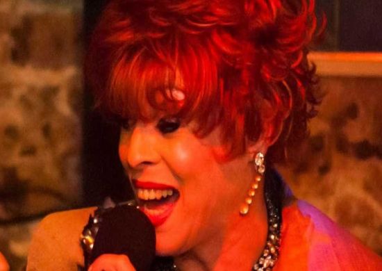 Morre, aos 66 anos, primeira travesti a atuar em novela no Brasil