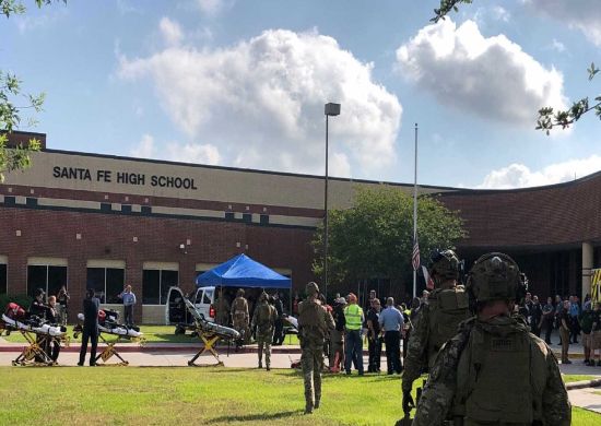 Tiroteio em escola no Texas deixa ao menos oito mortos