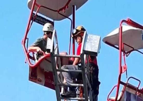 Teleférico trava e ao menos 10 pessoas ficam presas em SP