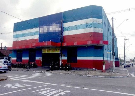 Supermercado é invadido e saqueado por jovens em SP