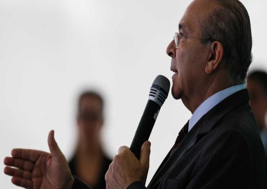 A pedido de Temer, Parente negocia com petroleiros para evitar greve