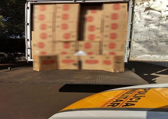 Polícia apreende 670 mil maços de cigarros em caminhão com placas de Guarulhos