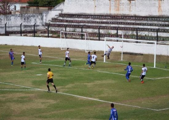 Guarulhos vence Amparo e continua na liderança
