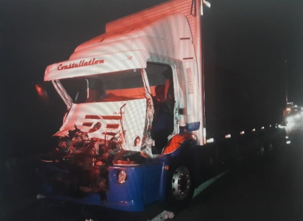 Caminhoneiro de Guarulhos se fere em acidente