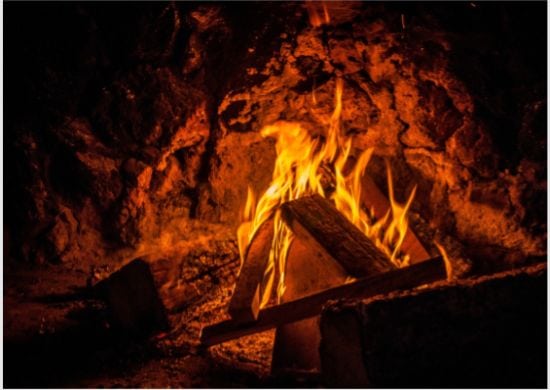Com bebê no colo, homem pula de prédio para fugir de incêndio em SP