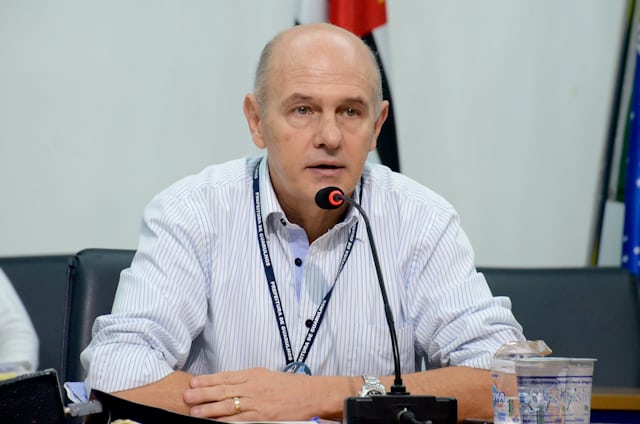 Falta de remédios será resolvida em breve, afirma secretário