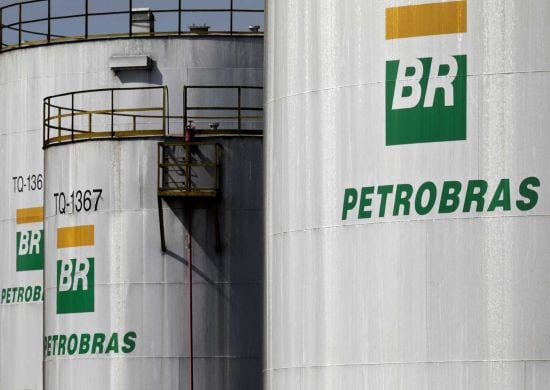 Petrobras reduz em 1,24% o preço da gasolina nas refinarias