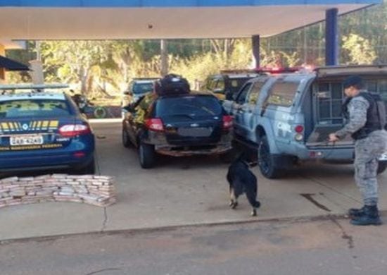 PRF e PM prendem homens com 104 kg de maconha que viria para Guarulhos