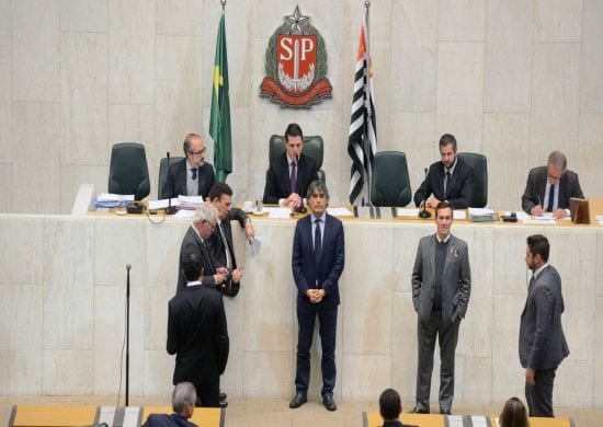 Tucanos resolvem mover ação contra o aumento dos funcionários públicos de SP