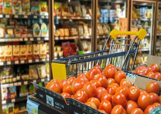 Alimentos da cesta básica ficam mais caros pelo segundo mês seguido
