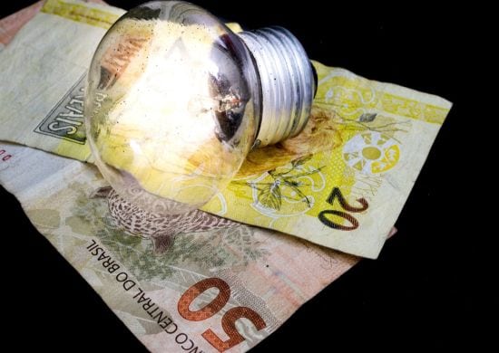 Câmara aprova isenção de conta de luz para famílias de baixa renda