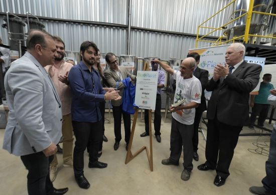 Prefeitura e Gru Airport inauguram usina na Água Chata