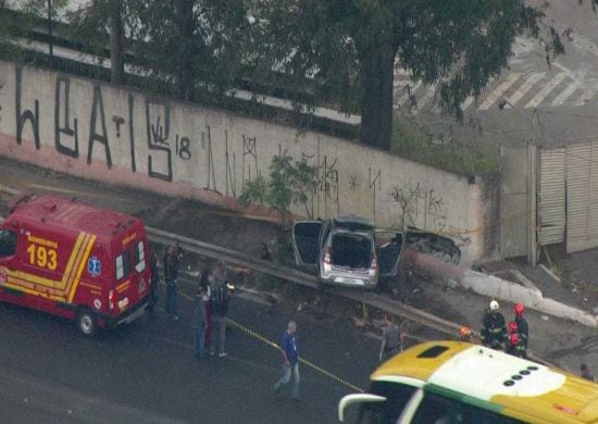 Acidente com carro superlotado deixa um morto e cinco feridos em SP