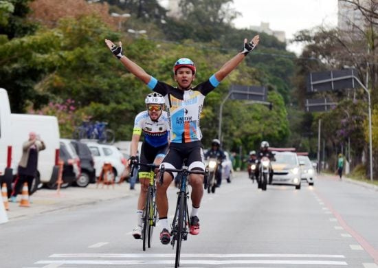 Equipe carioca vence na abertura da 3ª Volta Ciclística de Guarulhos