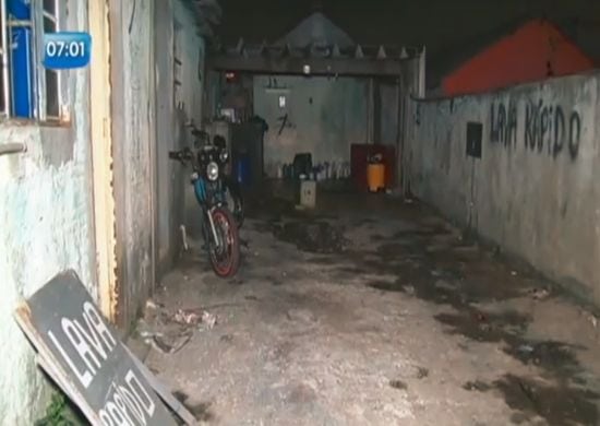 Polícia liberta 5 reféns de cativeiro em lava-rápido de Guarulhos