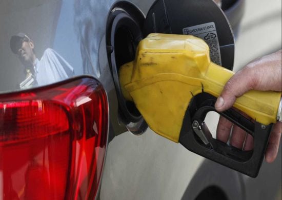 Petrobras sobe gasolina para maior valor desde o fim de maio