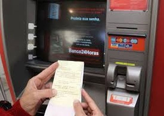 Procon-SP aponta diferença de até 260% em tarifas bancárias