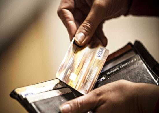 Brasil tem taxa de juros do cartão de crédito mais alta do mundo