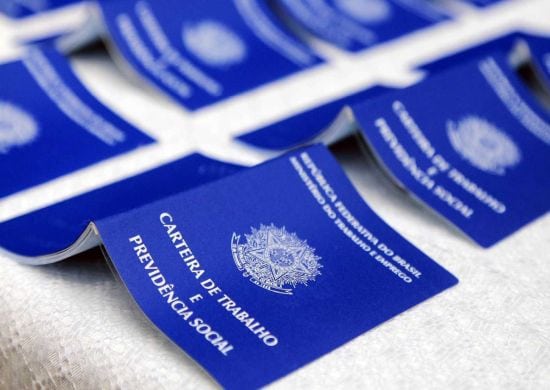 Agências dos Correios poderão emitir carteira profissional sem custo