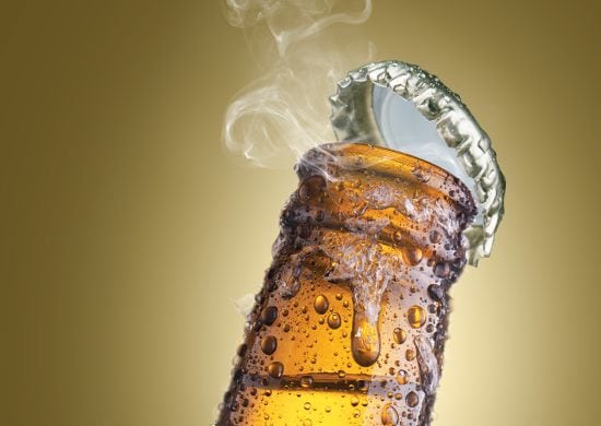 Ambev procura jovens de todas as formações e paga R$ 6,4 mil