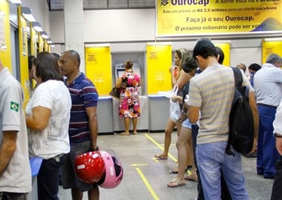 Bancários param por duas horas nesta sexta-feira (10)